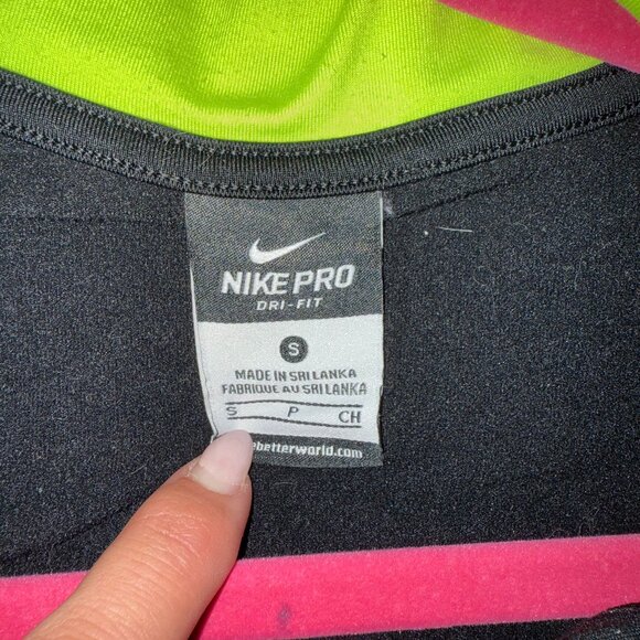 Nike Half Zip - Picture 2 of 3